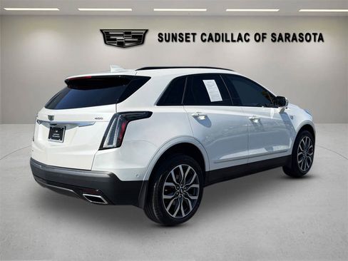 Certified 2022 Cadillac XT5 Sportv w/ Technology Package AWD/4WD image 3