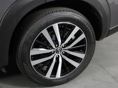 Certified 2023 Nissan Pathfinder Platinum image 9