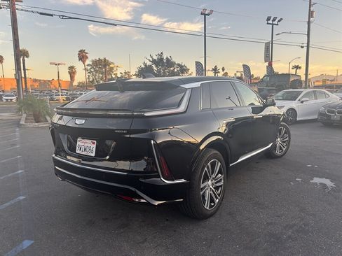 Used 2026 Cadillac Lyriq Luxury RWD image 7