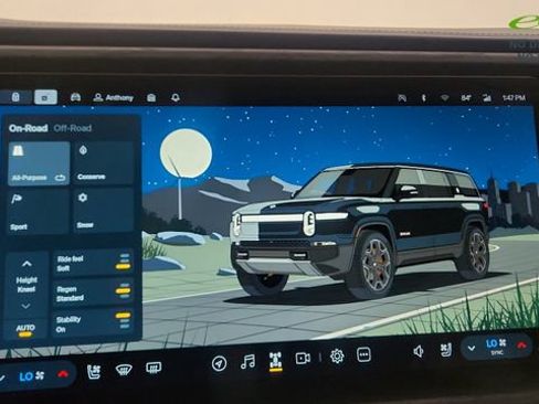 Used 2024 Rivian R1S Adventure AWD/4WD image 67
