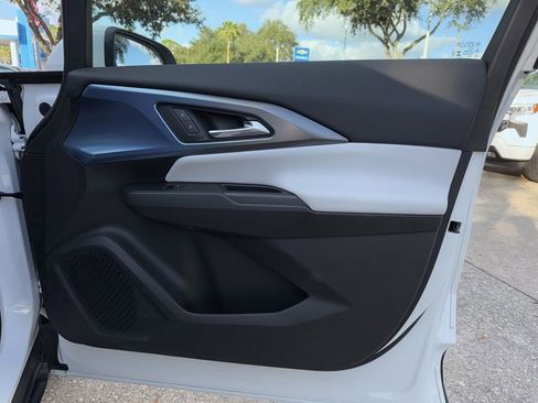 Used 2025 Chevrolet Equinox EV LT image 20