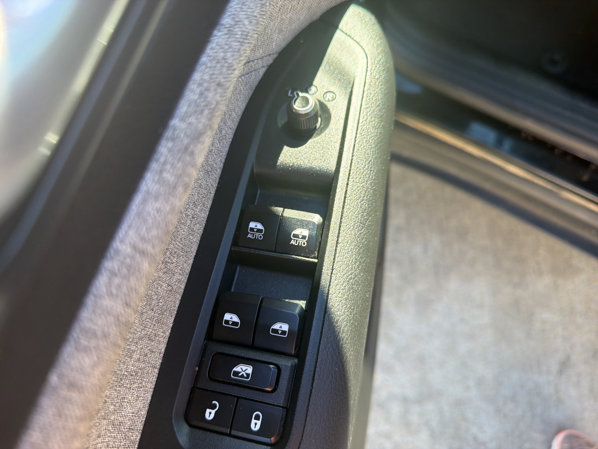 Used 2025 Jeep Compass Latitude AWD/4WD image 9