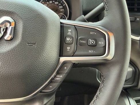 New 2026 RAM 2500 Big Horn AWD/4WD image 18