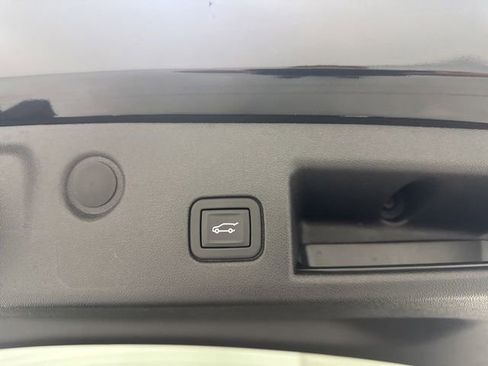 Used 2023 Chevrolet Equinox LT AWD/4WD image 28