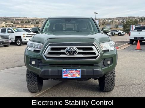 Used 2021 Toyota Tacoma SR5 w/ Trail Edition image 9