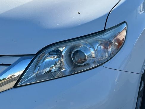 Used 2016 Toyota Sienna LE FWD image 11
