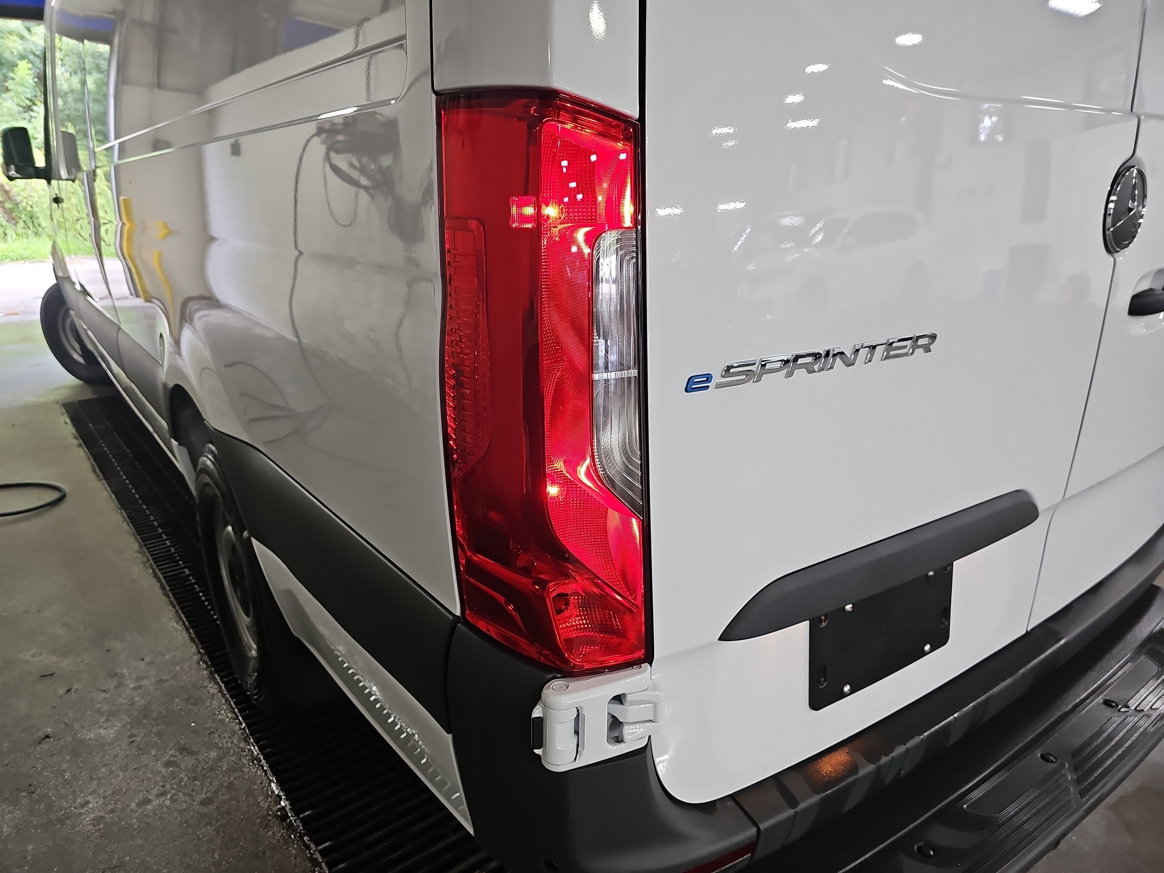 New 2025 Mercedes-Benz eSprinter 170 Cargo image 31
