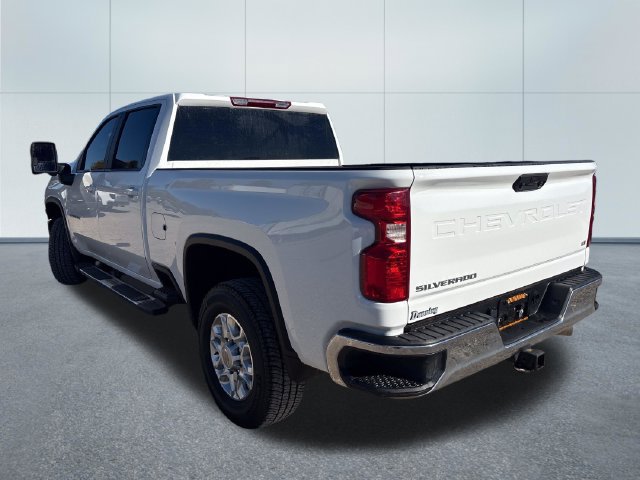 Used 2025 Chevrolet Silverado 2500 LT AWD/4WD image 2