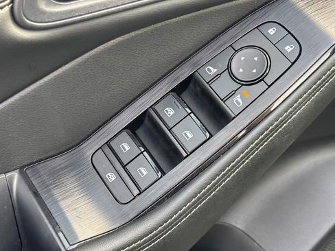 Used 2023 Nissan Rogue SV w/ SV Premium Package image 17