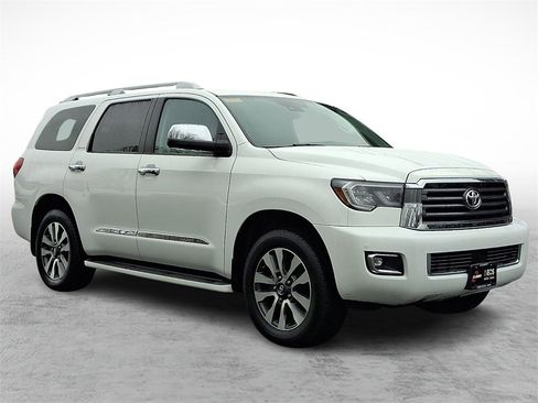 Used 2019 Toyota Sequoia Limited w/ Safety & Convenience Package image 3