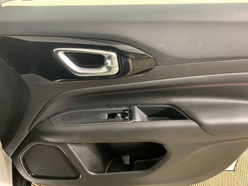 Used 2025 Jeep Compass Trailhawk image 31