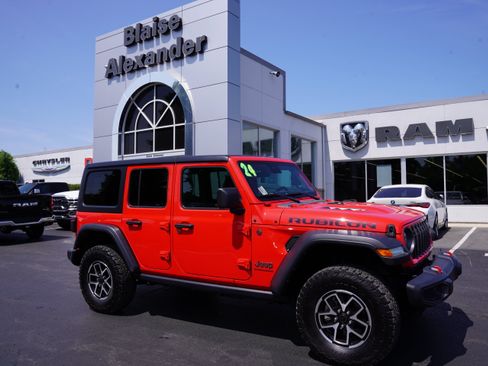 Used 2024 Jeep Wrangler Unlimited Rubicon AWD/4WD image 1