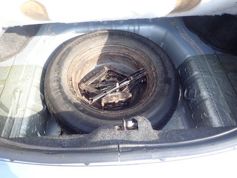 Used 2013 Dodge Avenger SE FWD image 16