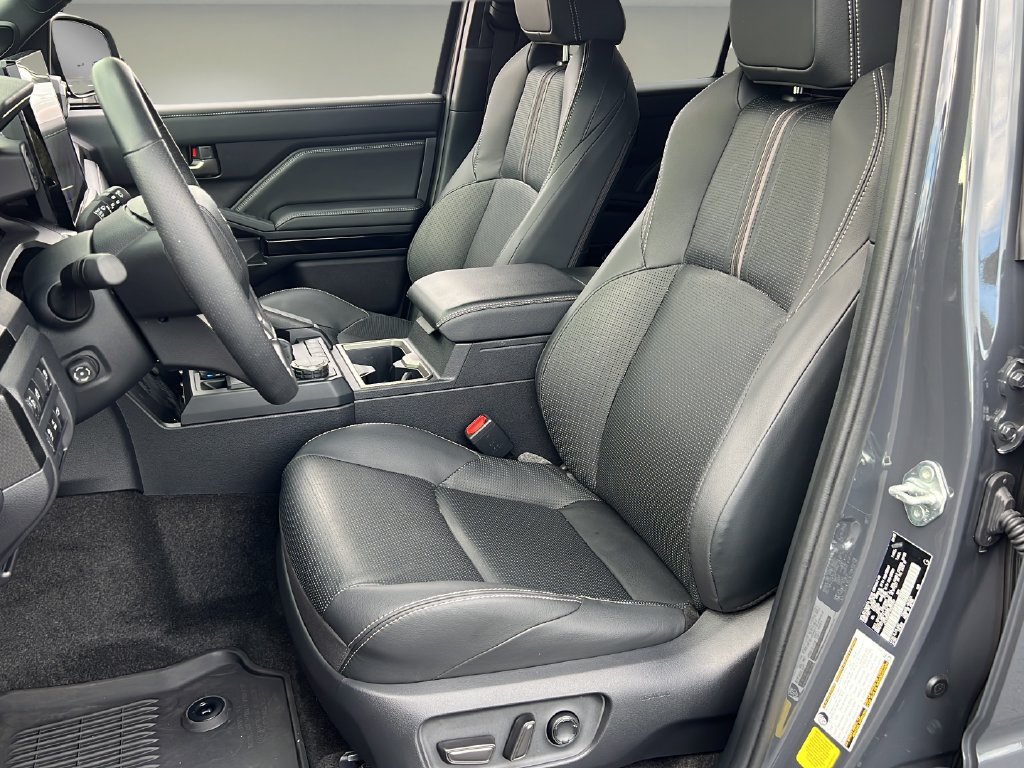Used 2025 Toyota 4Runner Limited RWD image 11