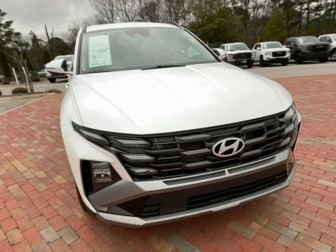 Used 2025 Hyundai Tucson SEL FWD image 4