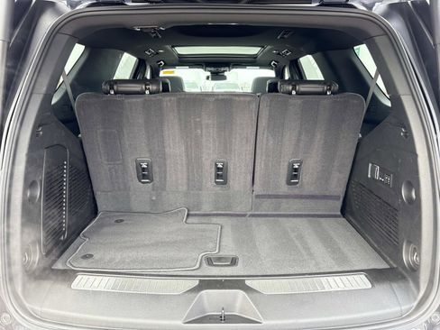 Used 2025 Chevrolet Tahoe Z71 w/ Comfort Package image 32