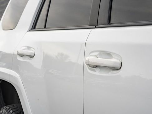 Used 2022 Toyota 4Runner SR5 Premium image 18