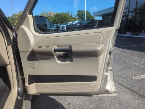 Used 2003 Ford Explorer Sport Trac XLT image 24