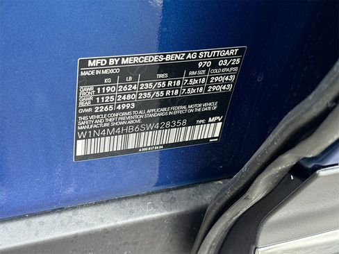 New 2025 Mercedes-Benz GLB 250 4MATIC image 32