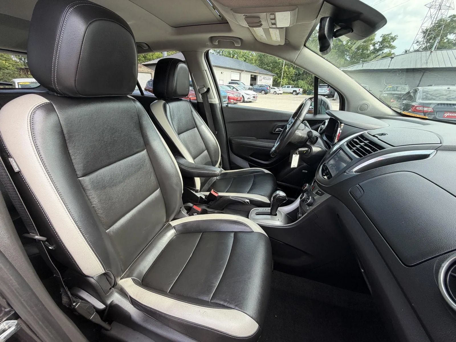 Used 2016 Chevrolet Trax LTZ w/ Midnight Edition AWD/4WD image 15