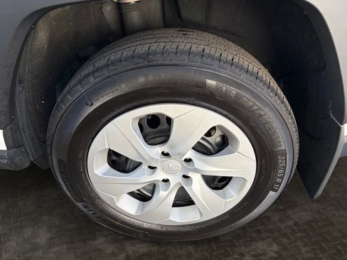 Used 2024 Toyota RAV4 LE AWD/4WD image 34