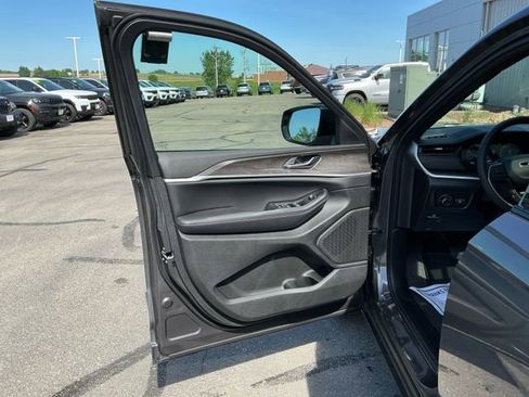New 2026 Jeep Grand Cherokee L 4WD image 29