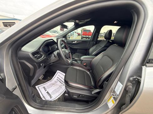 Used 2024 Ford Escape ST-Line w/ Tech Pack #1 FWD image 5