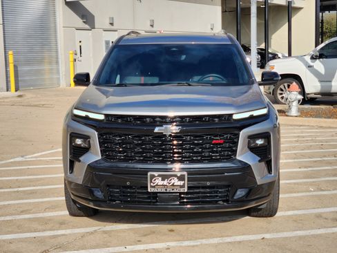 Used 2024 Chevrolet Traverse RS image 5