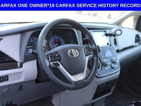 Used 2018 Toyota Sienna XLE w/ XLE Navigation Package image 18