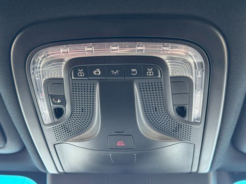 Used 2023 Mercedes-Benz Sprinter 3500 w/ Parking Package image 35