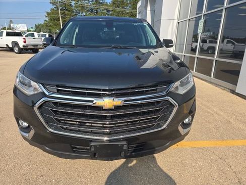 Used 2019 Chevrolet Traverse LT w/ LT Premium Package AWD/4WD image 2
