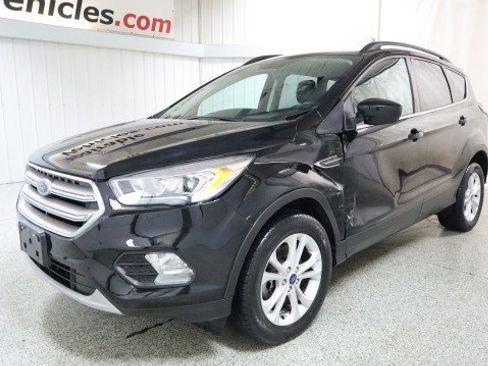 Used 2018 Ford Escape SEL image 2