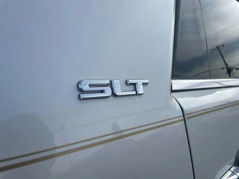 Used 2010 GMC Acadia SLT image 12