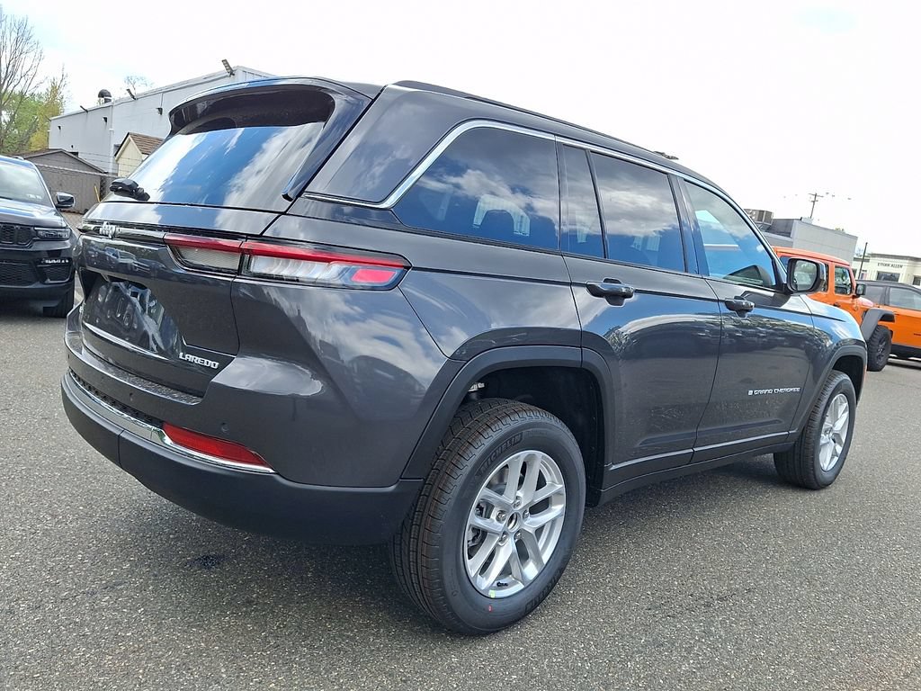 New 2026 Jeep Grand Cherokee Laredo AWD/4WD image 4