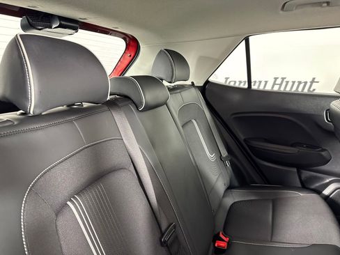 Used 2024 Hyundai Venue Limited image 29