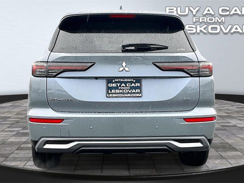 New 2026 Mitsubishi Outlander SE image 4