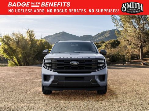New 2027 Ford Expedition Platinum w/ Stealth Appearance Package AWD/4WD image 4
