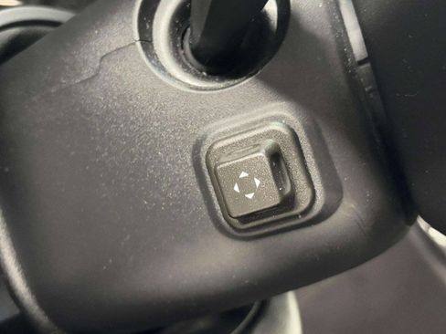 Used 2015 Cadillac Escalade Premium image 46