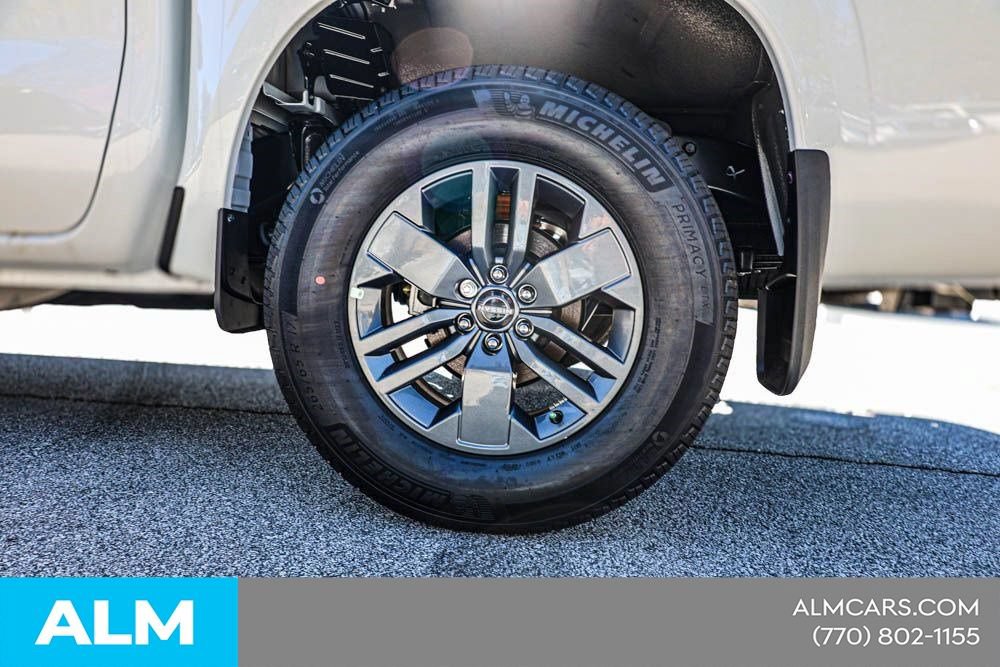 Certified 2025 Nissan Frontier SV w/ SV Convenience Package RWD image 17