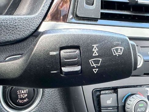 Used 2014 BMW 320i xDrive Sedan image 25