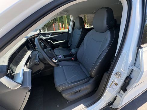 Used 2026 Volkswagen Tiguan SE AWD/4WD image 33