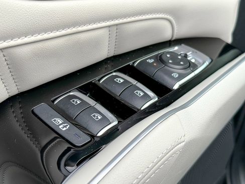 Certified 2025 Kia Sorento SX Prestige image 15