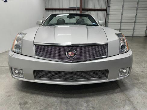Used 2006 Cadillac XLR V image 11