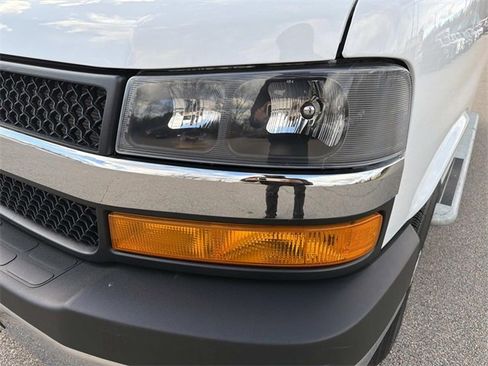 Used 2024 Chevrolet Express 2500 w/ Driver Convenience Package image 10
