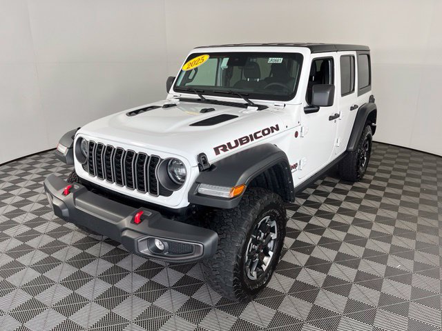 Used 2025 Jeep Wrangler Unlimited Rubicon AWD/4WD image 3