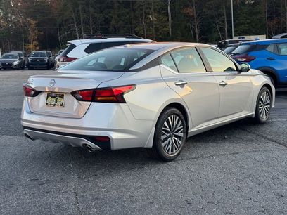 New 2025 Nissan Altima 2.5 SV w/ SV Premium Package