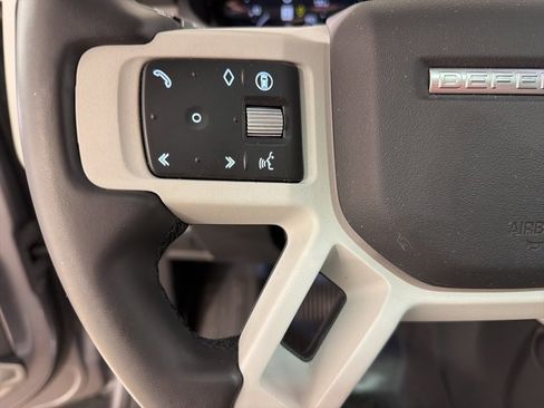 Used 2024 Land Rover Defender 110 S image 12