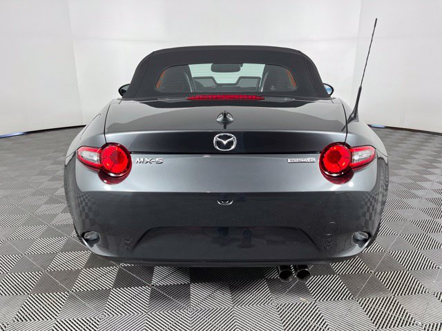 Used 2021 MAZDA MX-5 Miata Grand Touring RWD image 10