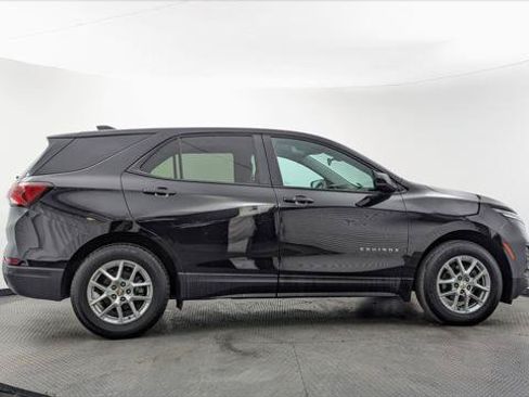 Used 2024 Chevrolet Equinox LS w/ LS Convenience Package FWD image 9