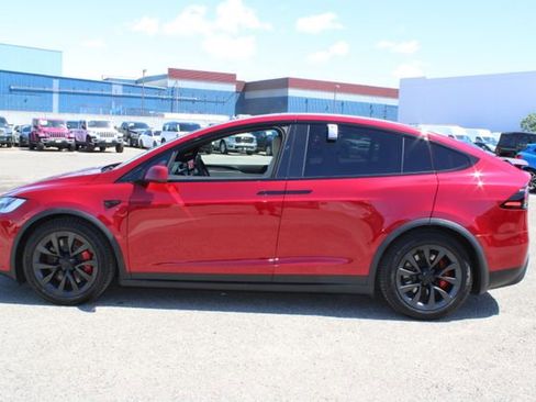 Used 2023 Tesla Model X Plaid image 7